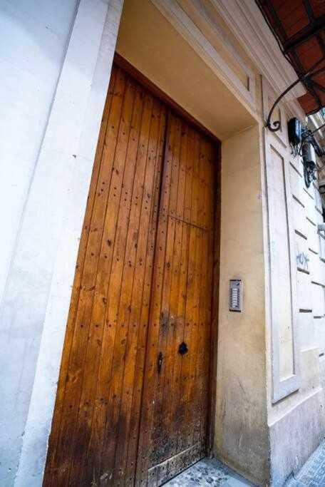 Апартаменты Hi Duplex Malaga Centro Экстерьер фото